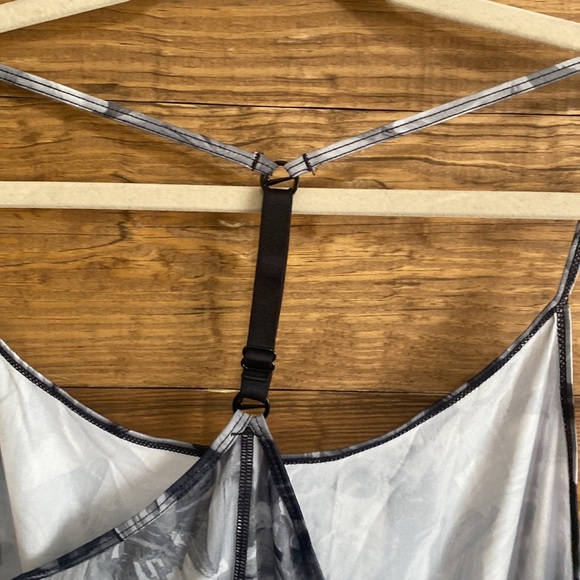 Nike Tank Top - Picture 6 of 8